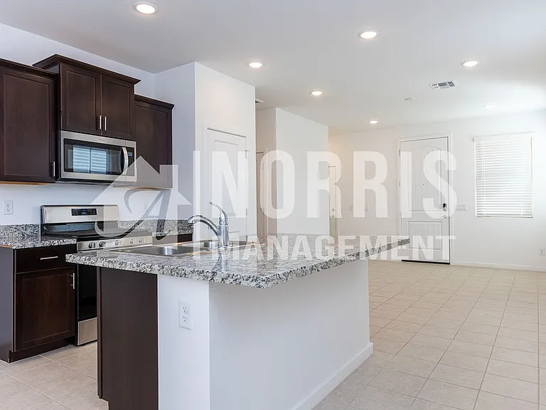 247 S San Gregorio Ln — Photo 6