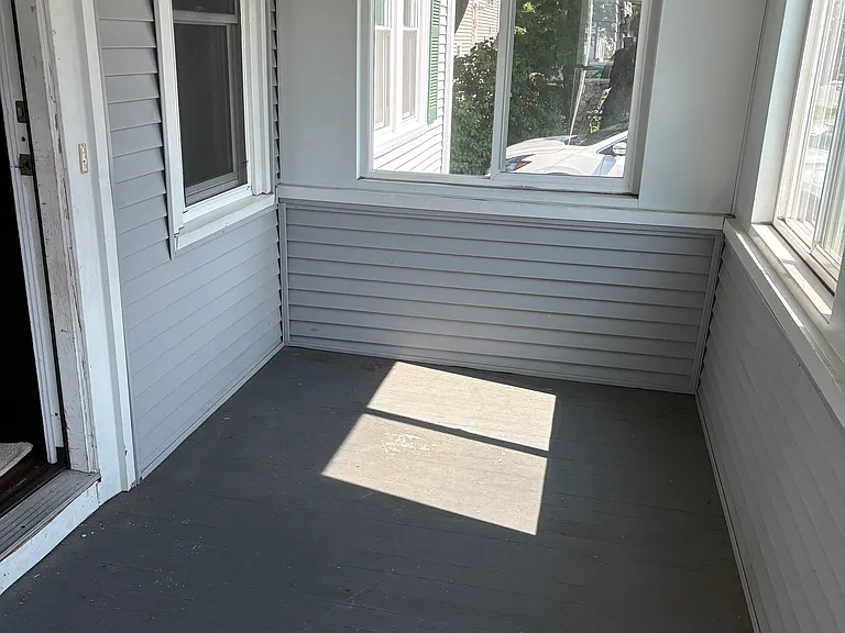 22 Warwick Neck Ave — Photo 8