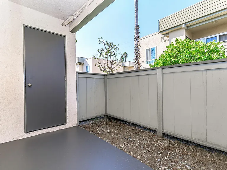 Regency Plaza Apartment Homes — Photo 38