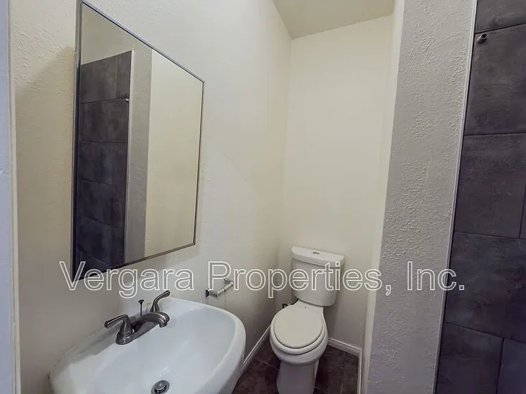 921 Sartori Ave #I — Photo 11