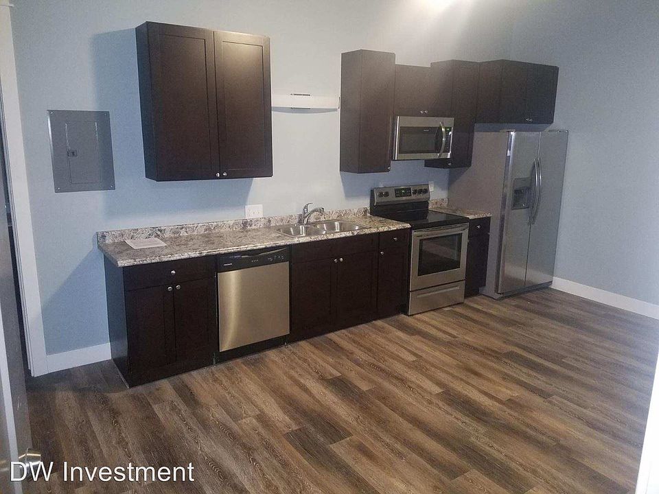 2nd image of 320 W Wyatt Earp Blvd #C