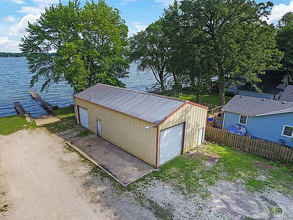 2nd image of 41763 N Riverview Ave