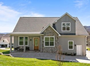 112 Meadow Breeze Rd, Arden, NC 28704