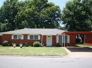 709 N 4th St, Weatherford, OK 73096