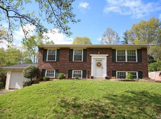 941 Brookvale Ter, Ballwin, MO 63021