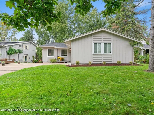 1226 Chartwell Carriage Way S, East Lansing, MI 48823