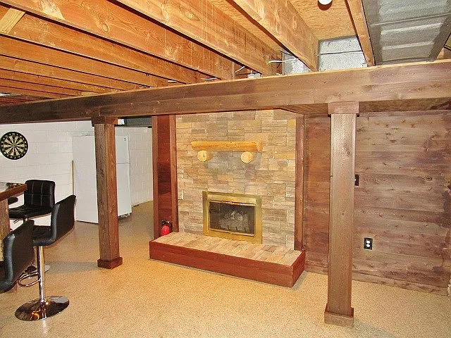 1809 Ivy Ln — Photo 14