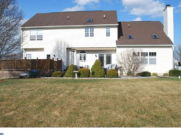 2nd image of 11 E Stonewall Dr