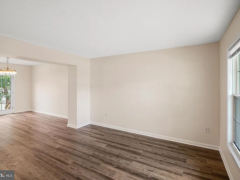 206 Emily Ln — Photo 6