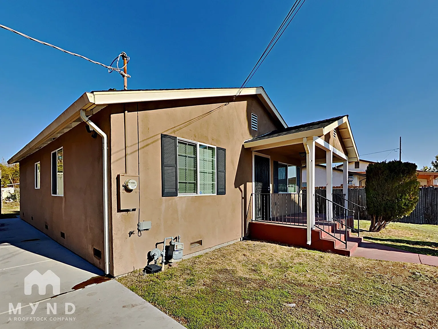 2 bed, 1.0 bath, 819 sqft, $1,745 — Photo 1