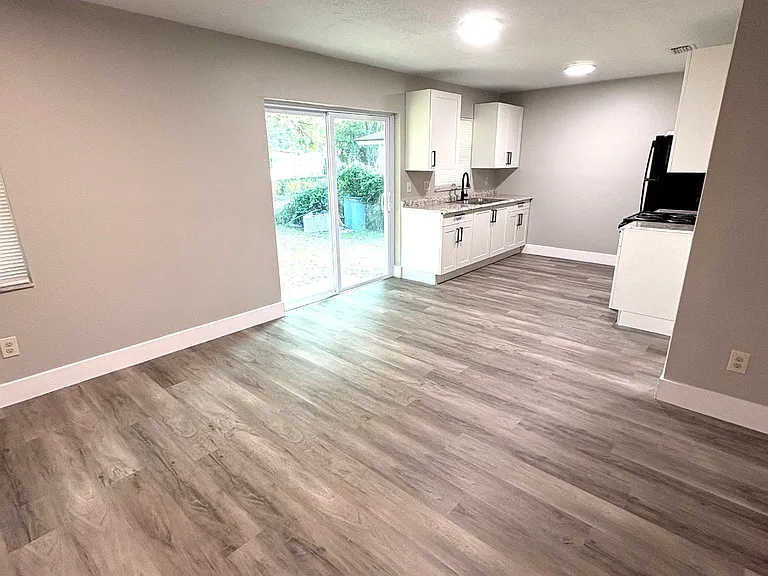 3616 W D Judge Dr — Photo 2