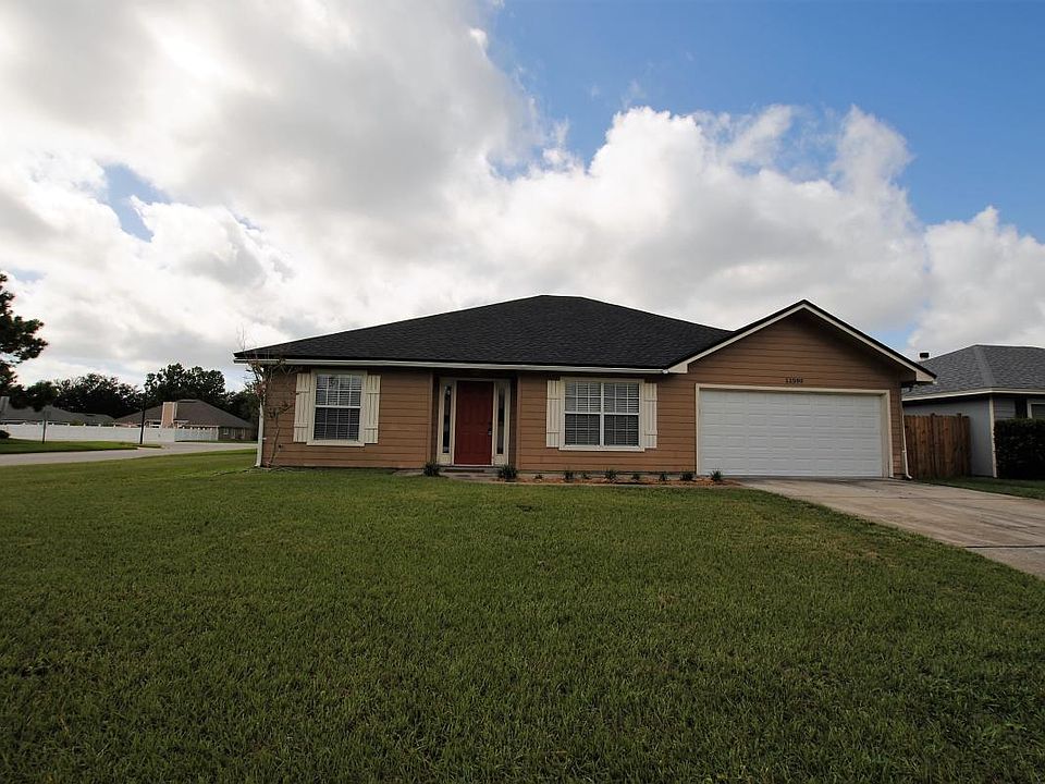 1st image of 12590 Hickory Lakes Dr S