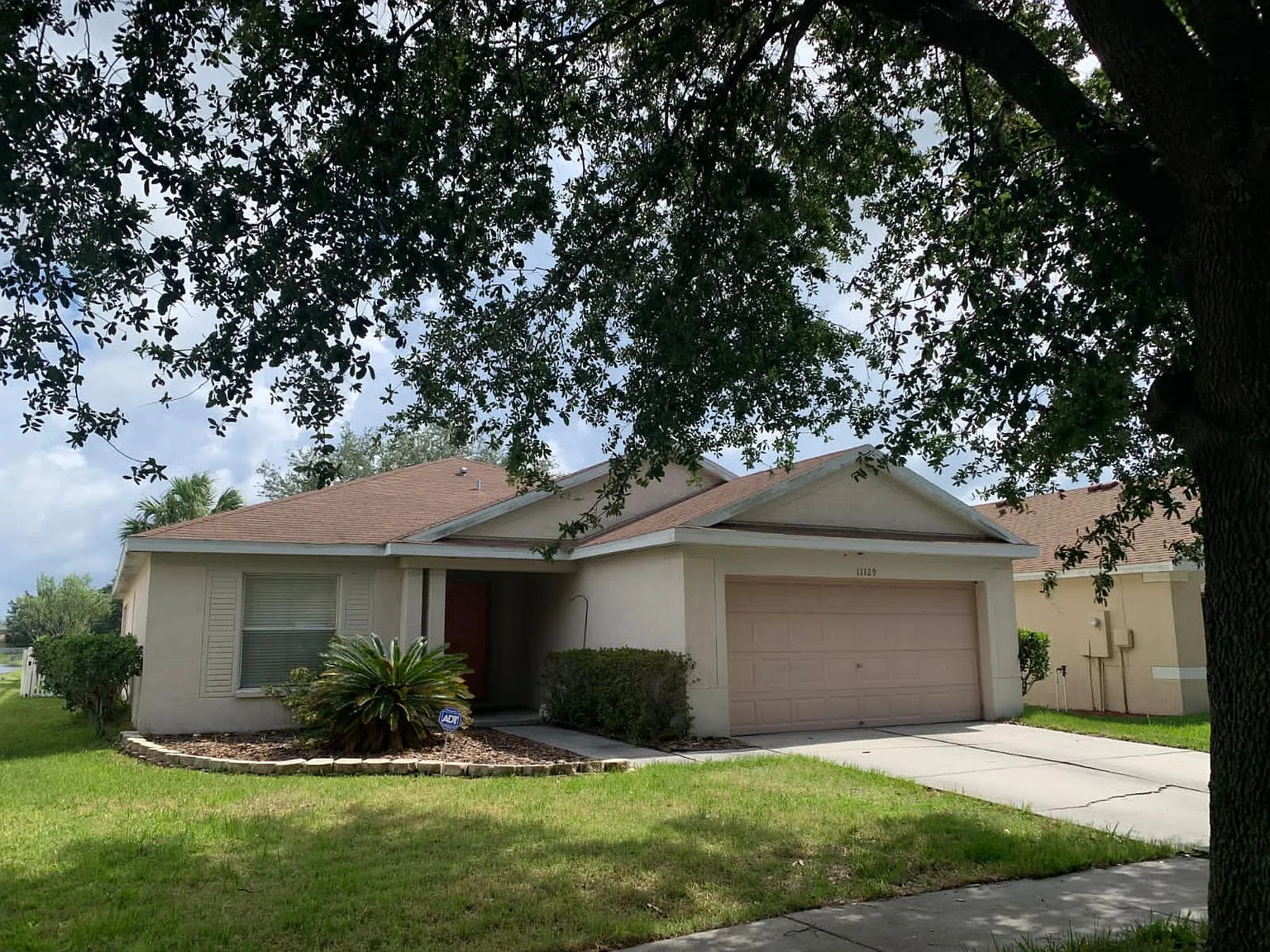 4 bed, 1728 sqft, $2,399 — Photo 1