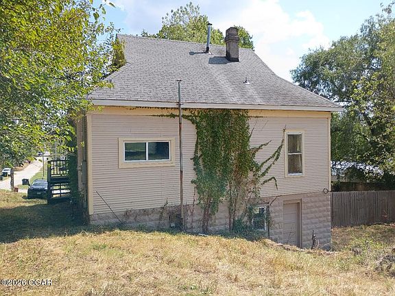 4th image of 517 3rd St