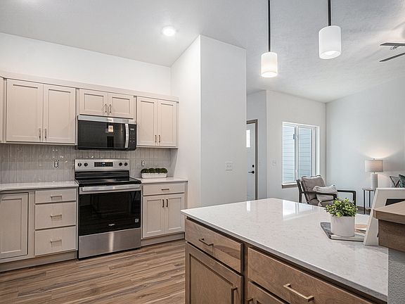 5th image of 2504 E Cama Pl #2504