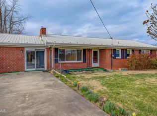 24102 Crimson Dr, Bristol, VA 24202