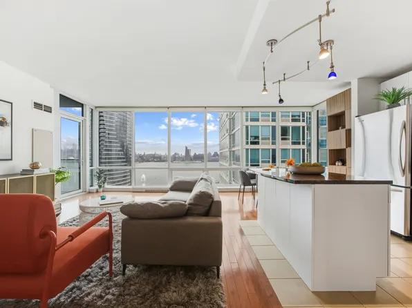 1 Shore Lane image 3 of 25