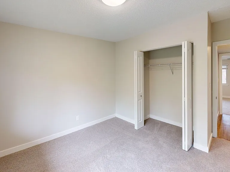 1515 W Kirby Ave — Photo 3