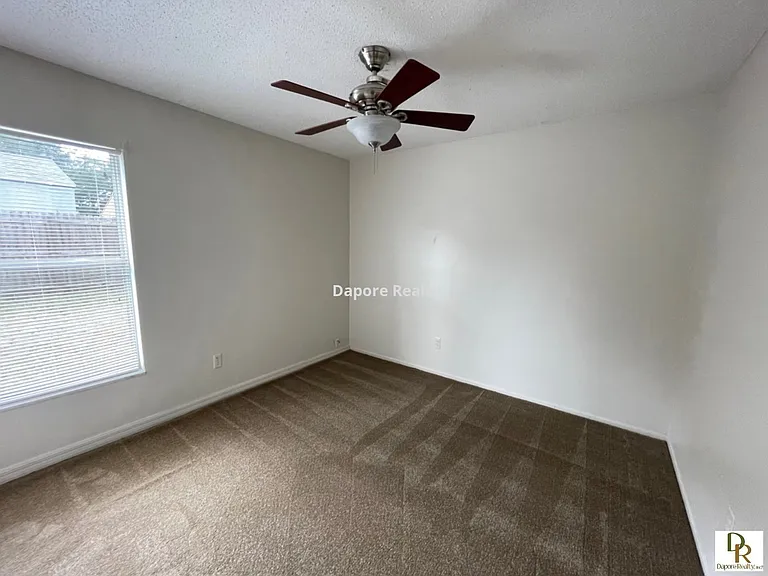 302 S Moss Rd — Photo 11