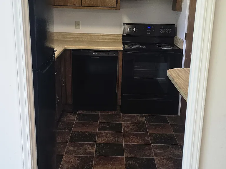 108 Meade St — Photo 3