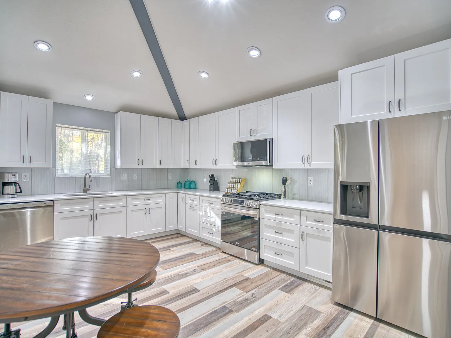 4 bed, 2260 sqft, $3,950 — Photo 1