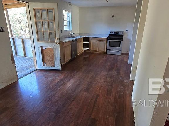 4th image of 21255 Phillipsville Rd