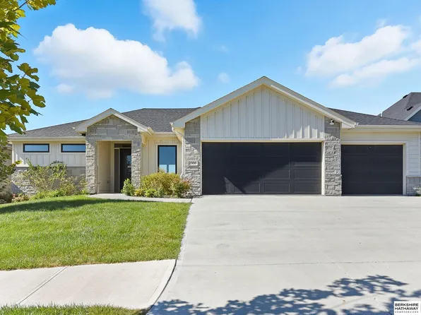 2306 N 182nd Ave, Elkhorn, NE 68022