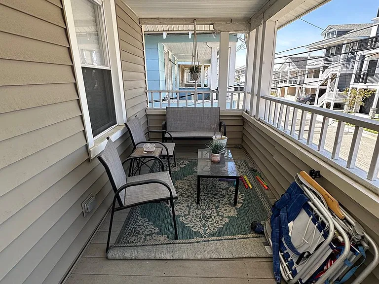202 N Sacramento Ave #B — Photo 15