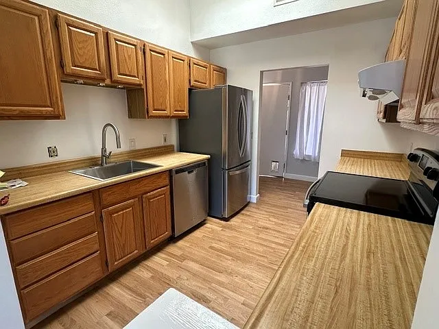 1 bed, 1.5 bath, $4,500 — Photo 4