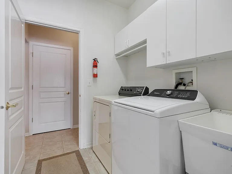 12452 Wedgemere Dr — Photo 17