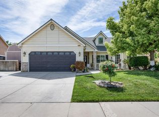 15961 W B St, Kerman, CA 93630