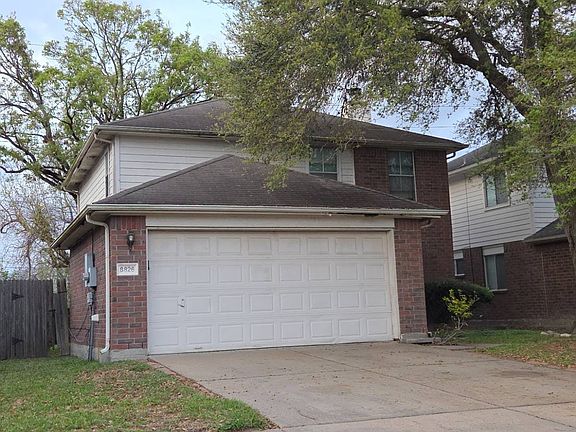 3rd image of 8826 Pecan Place Dr