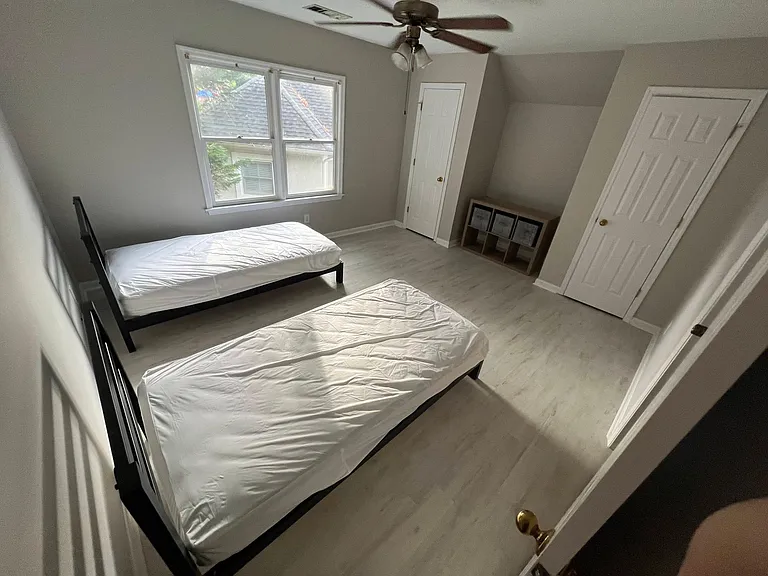 321 Maryland Ave — Photo 9