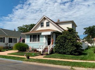 33 5th Ave, Avenel, NJ 07001