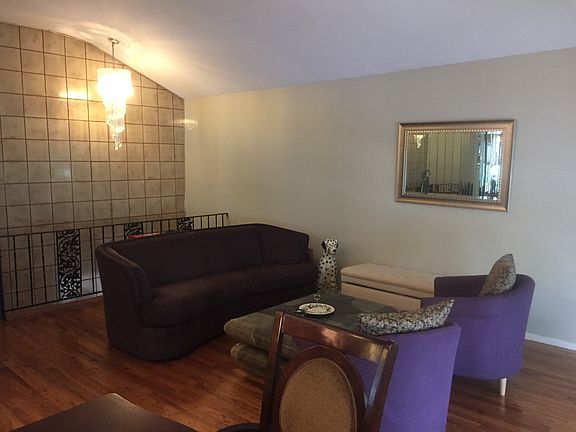 5th image of 195 Merrill Ave