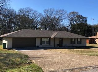 765 Robindale Ln, Fairfield, TX 75840