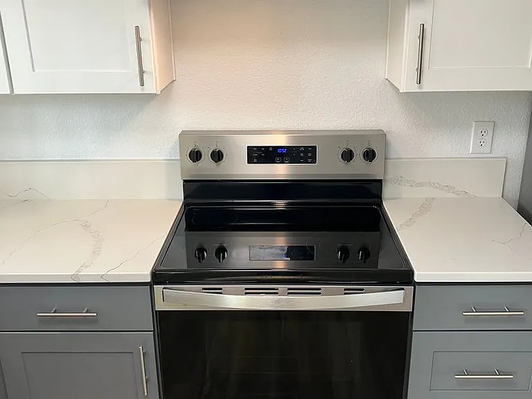 1794 Rialto Ave S — Photo 8