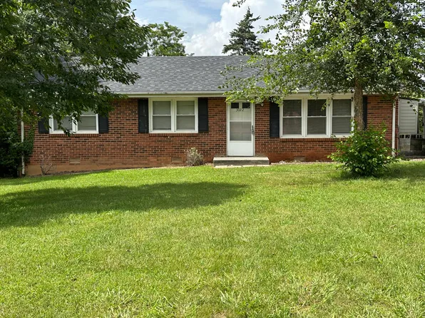 3022 Sleepy Ridge Dr, Bedford, VA 24523