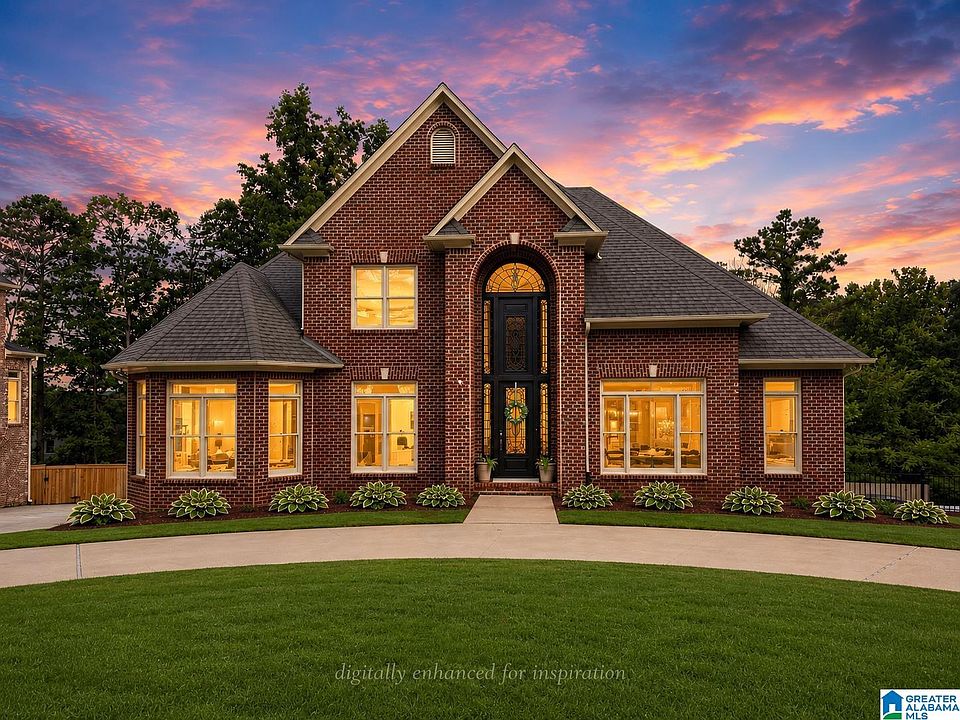1st image of 302 Palace Dr