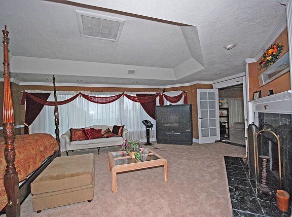 2nd image of 8001 Talbot Rd