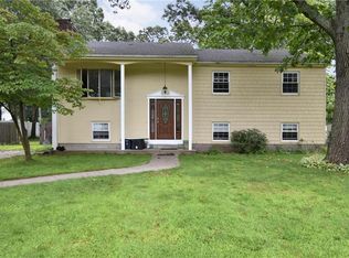 76 Spring Grove Ave, Warwick, RI 02889