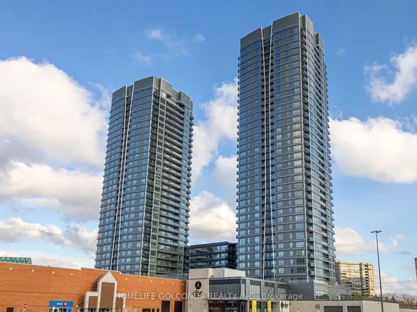 30 Upper Mall Way, Vaughan, ON