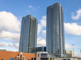 30 Upper Mall Way