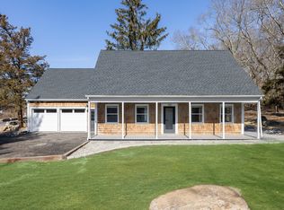 160 Hewitt Rd, Mystic, CT 06355