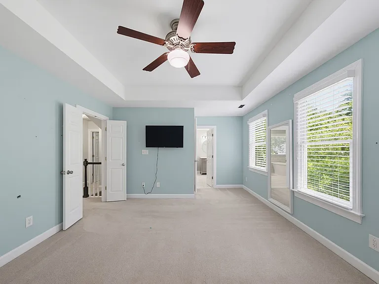 102 Parkside Cir — Photo 35