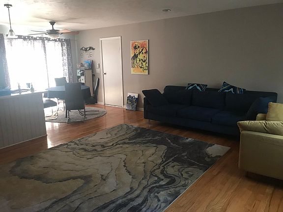 Large open floor plan makes great entertaining space