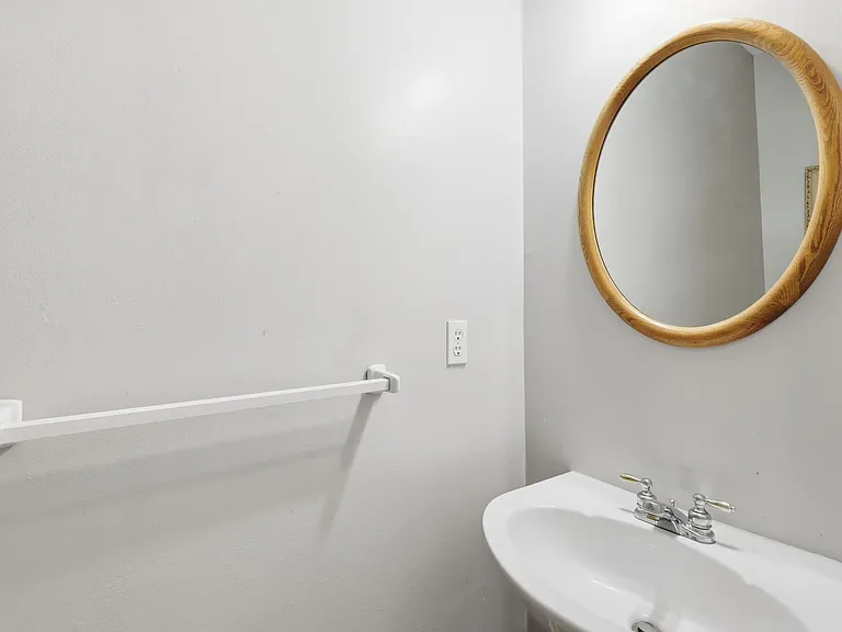14117 Parkhill Ln — Photo 21