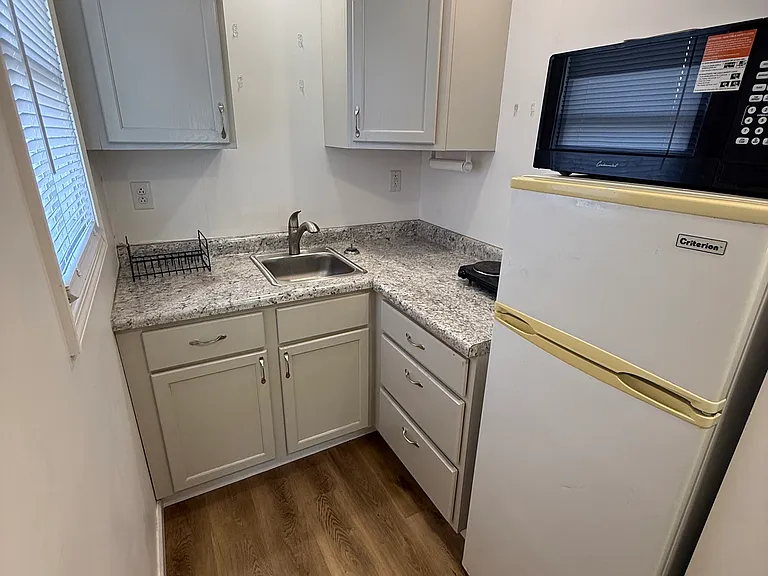 929 Franklin St #2 — Photo 6
