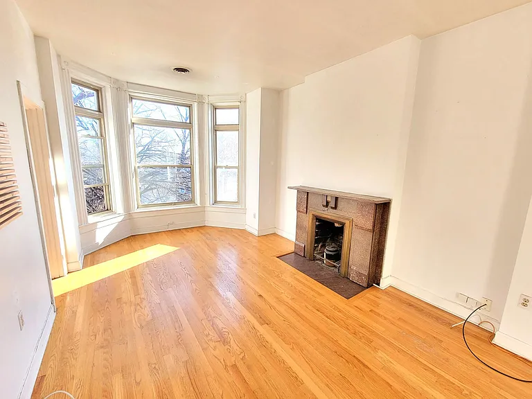 3128 S Wells St #3F — Photo 2