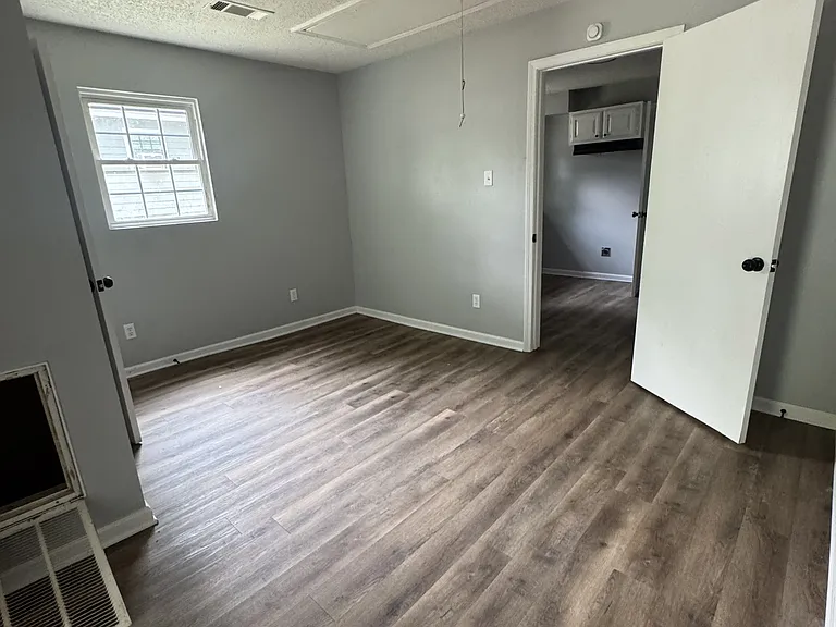 639 W Pleasant Ave — Photo 5